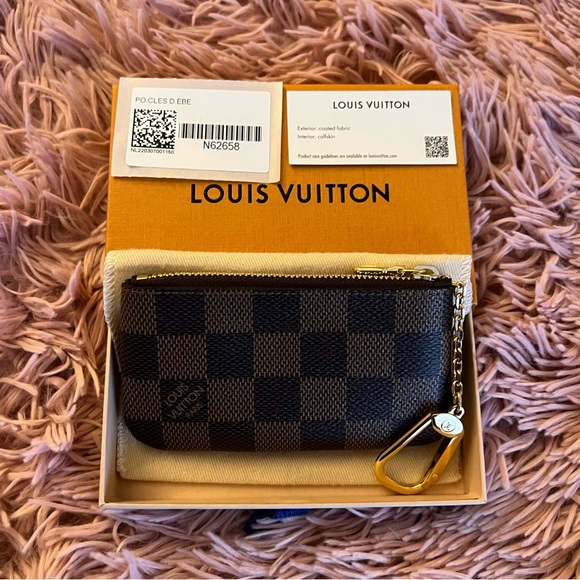 (Traded) Louis Vuitton Damier Ebene Key Pouch - Picture 2 of 12